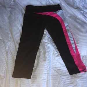 Black cropped leggings with pink and white stripe